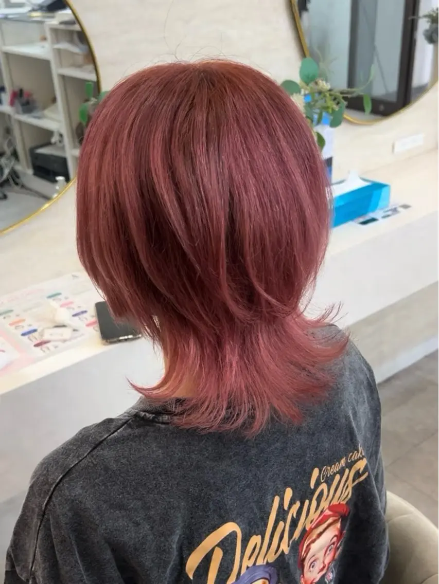 ミディアム カラー レッドカラー くびれヘア レイヤーカット ウルフカット カット 似合わせレイヤー熊谷 ウルフあゆむ🪽🫧のヘアスタイル
