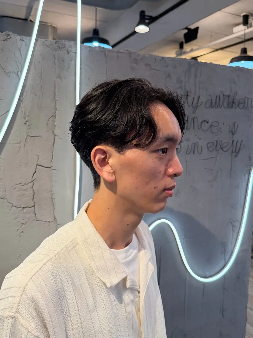 パーマ メンズ フェザーパーマ メンズパーマ メンズショート カット パーマ いぐちしょうた🫧 VISAGEbaskのヘアスタイル