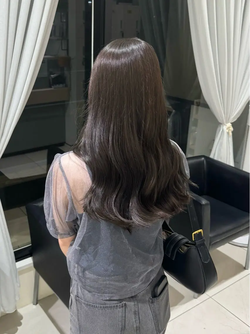 ロング カラー ひなの🫧ベージュ系 艶カラーのヘアスタイル