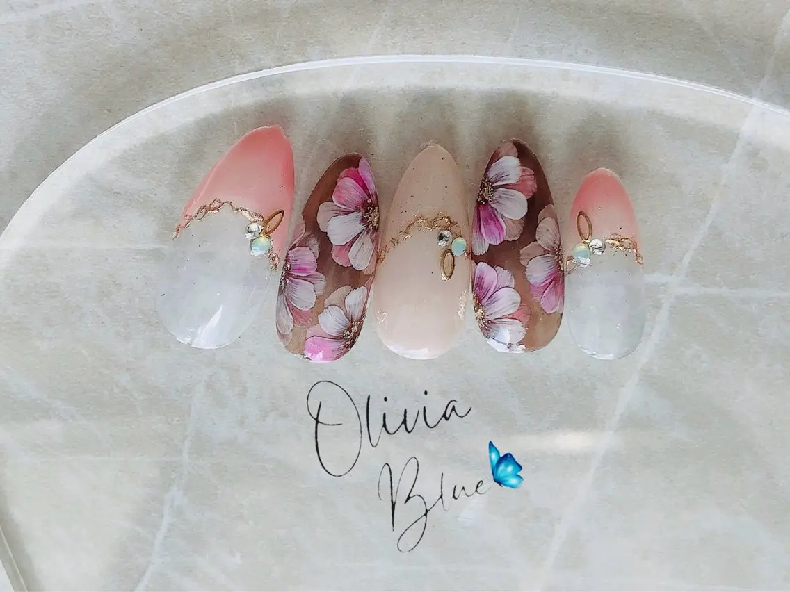 ネイル Olivia Blueのネイルデザイン