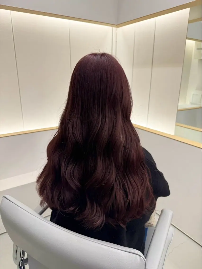 ロング ヘアカラー トリートメント 湯浅 葵のヘアスタイル
