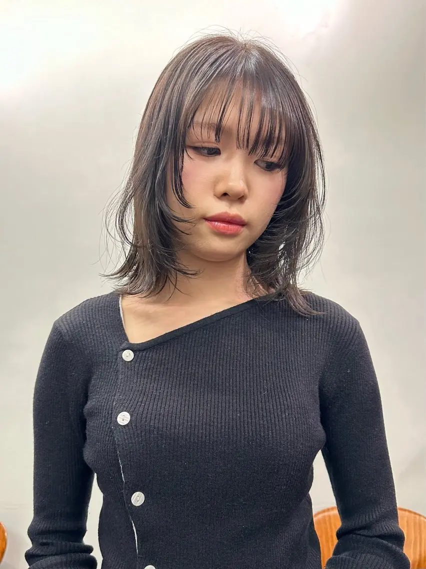 ミディアム カラー グレージュ ヘアカラー 金子 詞音のヘアスタイル