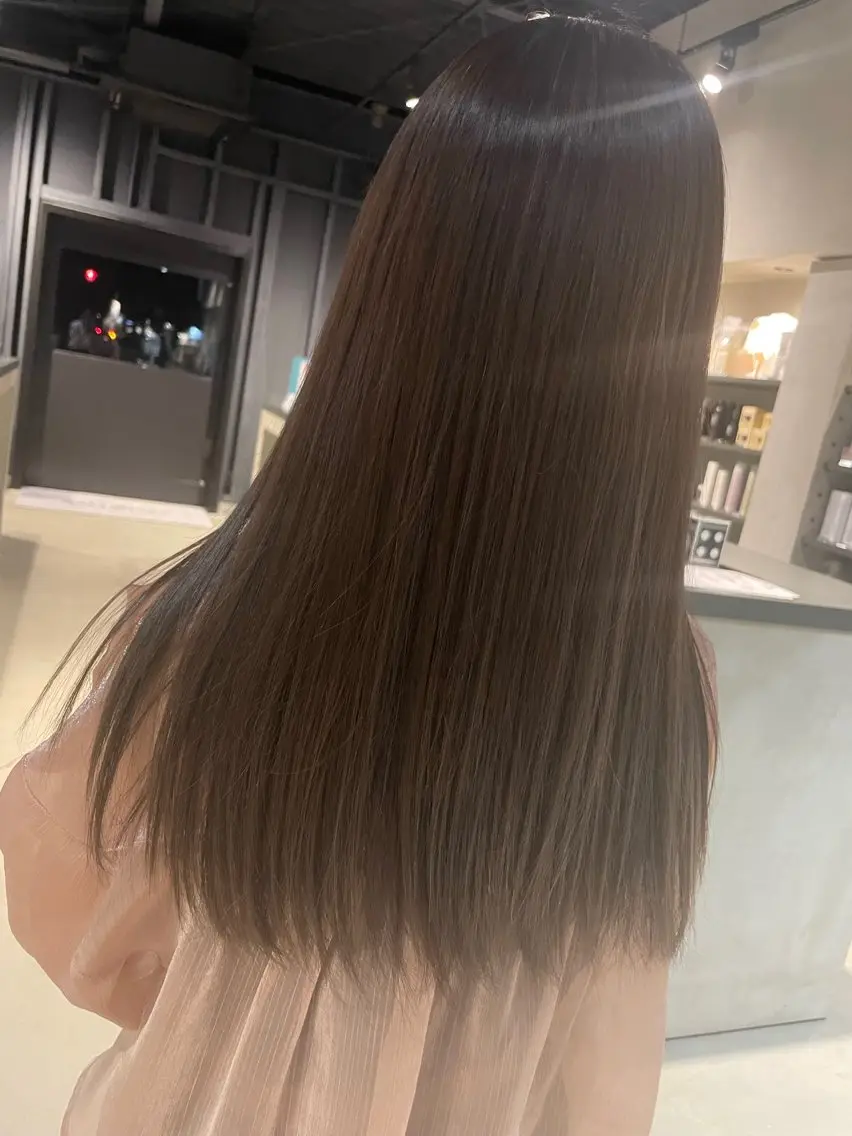 カラー 大川 桃里のヘアスタイル