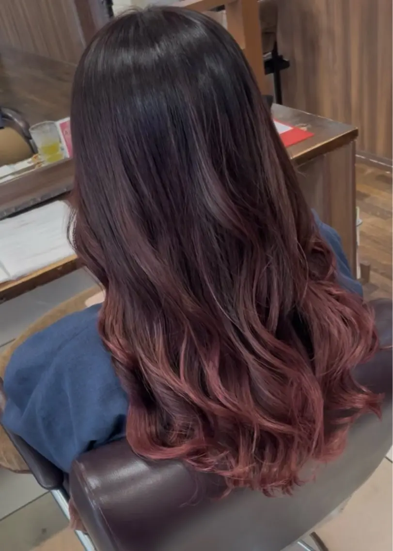 ロング カラー ブリーチ グラデーションカラー ピンクカラー トリートメント 福見 美保のヘアスタイル