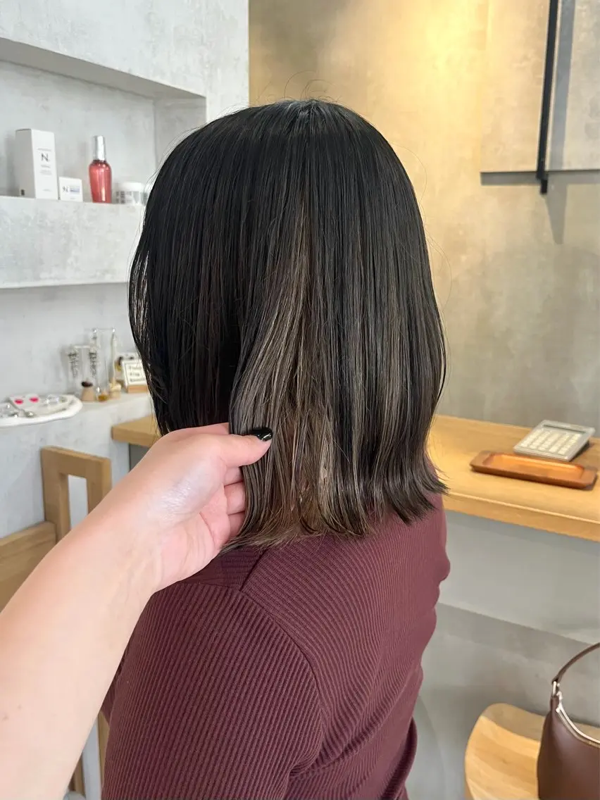 ミディアム カラー ベージュカラー ダークグレー 鈴木由衣 /ショート/艶カラーのヘアスタイル