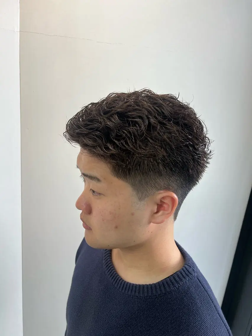 パーマ メンズ カット パーマ トリートメント ダブルカラー寒色系 ボリューム改善ハヤトのヘアスタイル