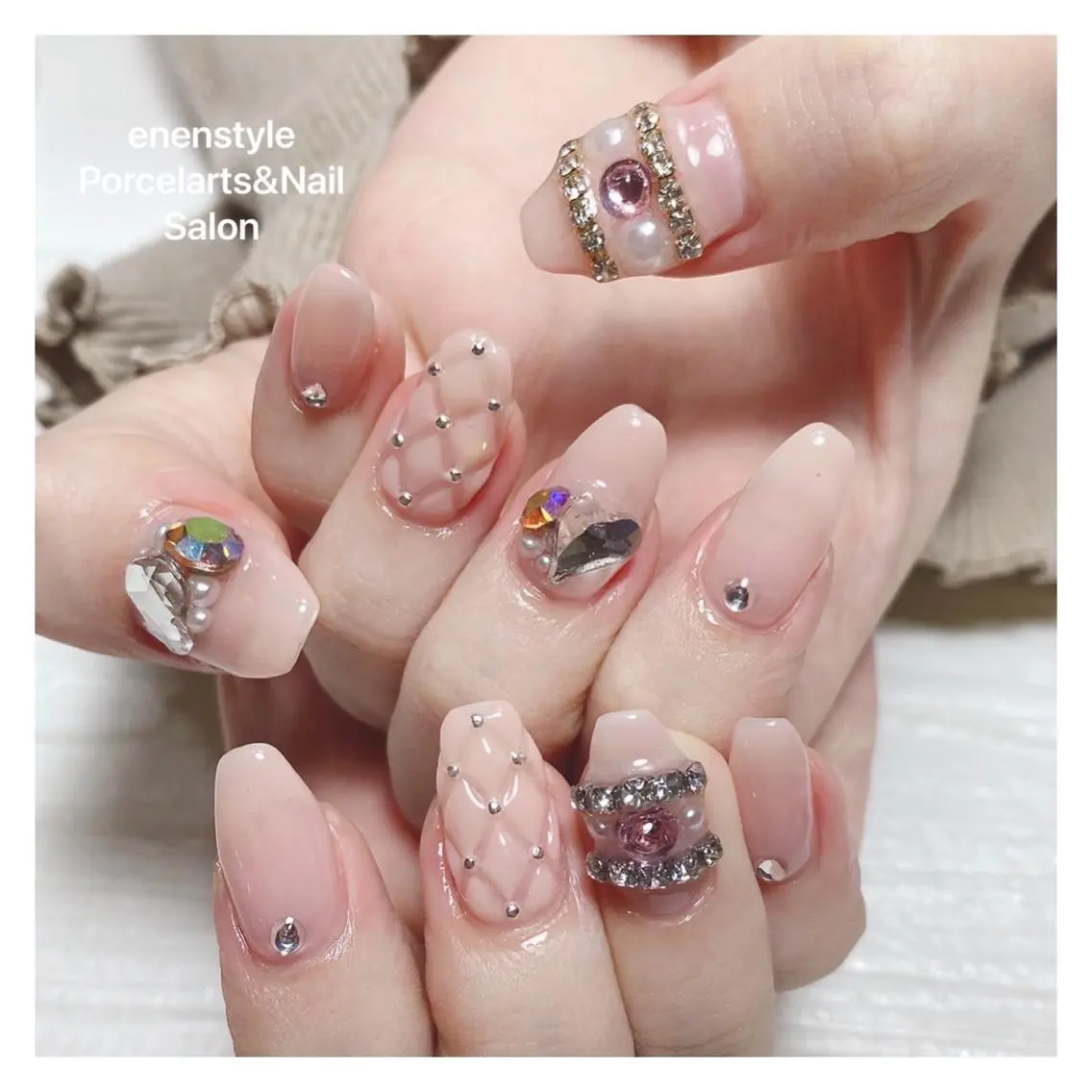 ミディアム ネイル 🐾enen style 🐾のネイルデザイン