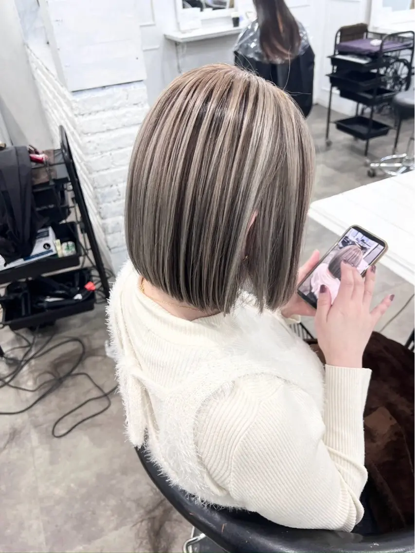 ミディアム 佐藤 莉子のヘアスタイル