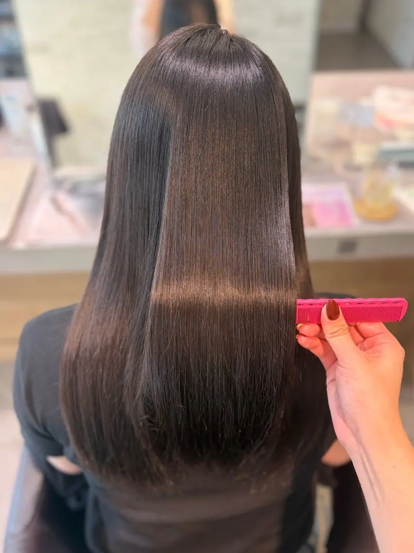 【湿気に負けないうる艶ストレート⟡.·】縮毛矯正の写真