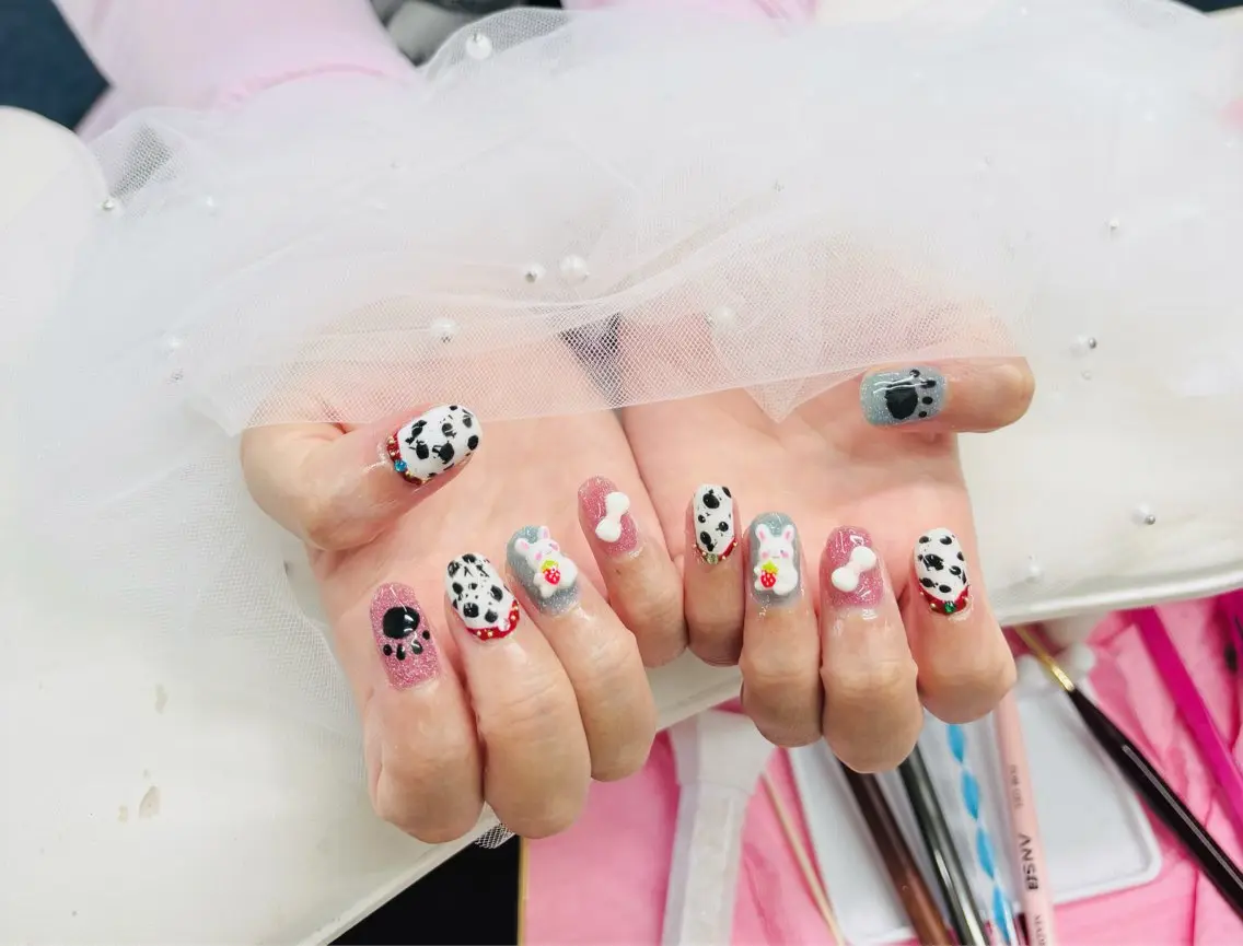 💅🏻自爪🩷持ち込みデザインやり放題+パーツつけ放題の写真