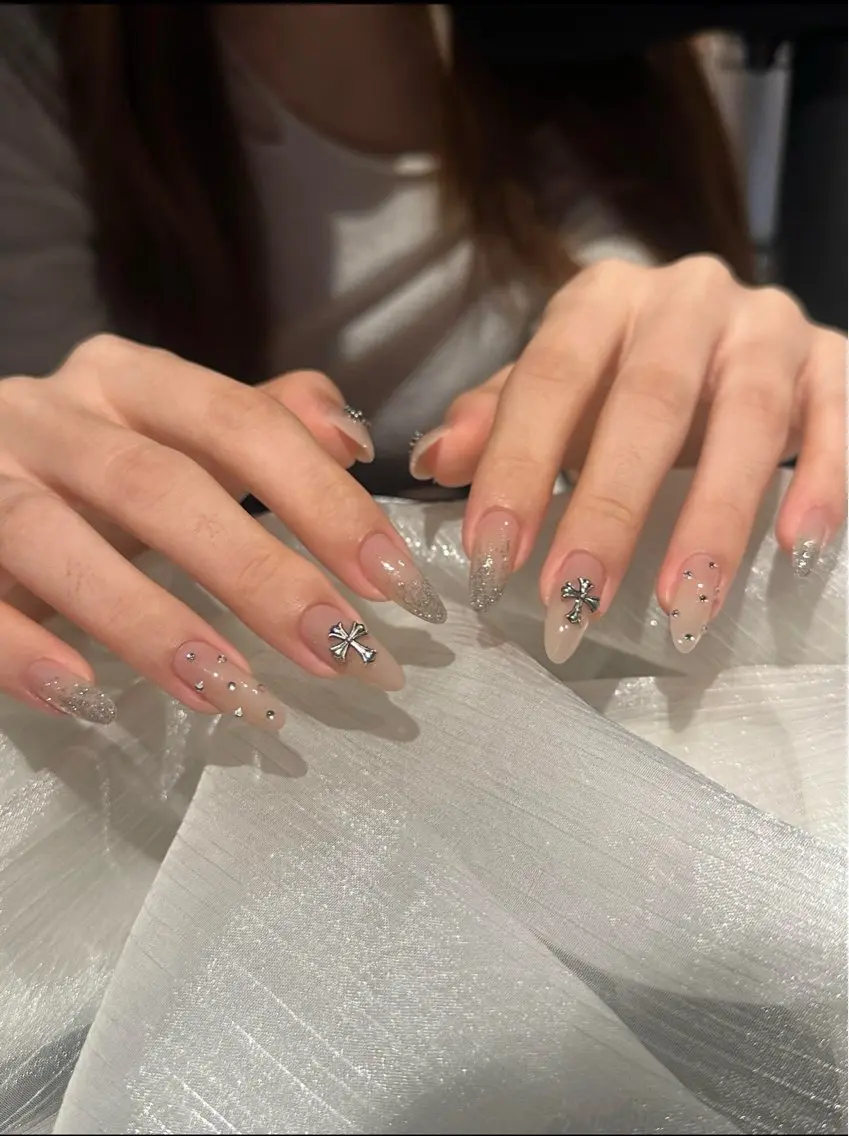 ネイル アートネイル ジェルネイル キラキラネイル 韓国ネイル オフィスネイル DAISY_NAIL 【フィルイン専門店】のネイルデザイン