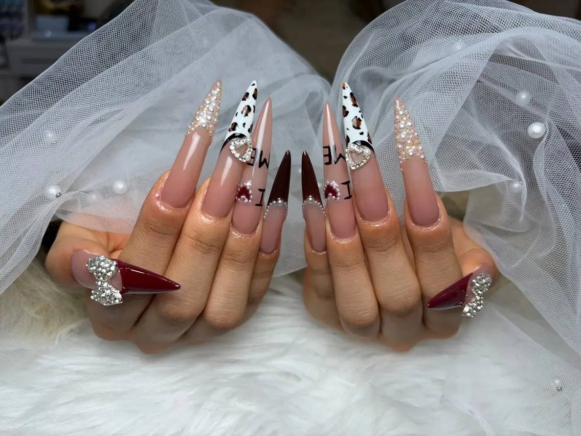 ネイル アートネイル 長さ出し ジェルネイル 韓国ネイル マグネットネイル ハンドネイル Cloudy Chan Nailのネイルデザイン