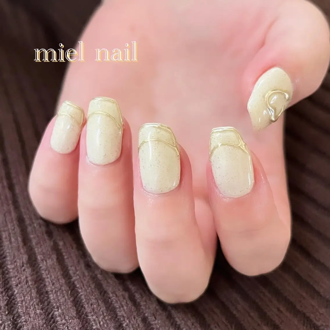 ネイル フレンチネイル ハート ミラーネイル 持ち込み 冬ネイル ハンドネイル miel nailのネイルデザイン