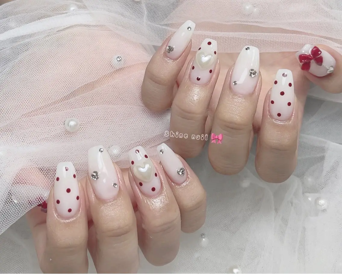 ネイル ハンドネイル shine 🎀 長さ出し専門のネイルデザイン