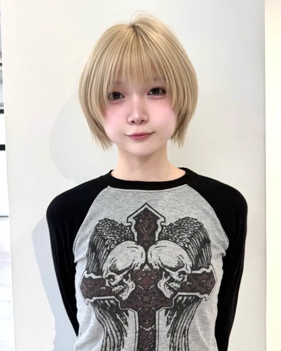 ショート ボブレイヤー ボブ レイヤーカット ヘアカラー トリートメント りく/ハイトーン/髪 質改善/ブリーチ縮毛のヘアスタイル