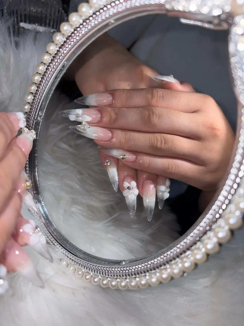 ネイル クリアネイル ハンドネイル nail salon Lilynのネイルデザイン