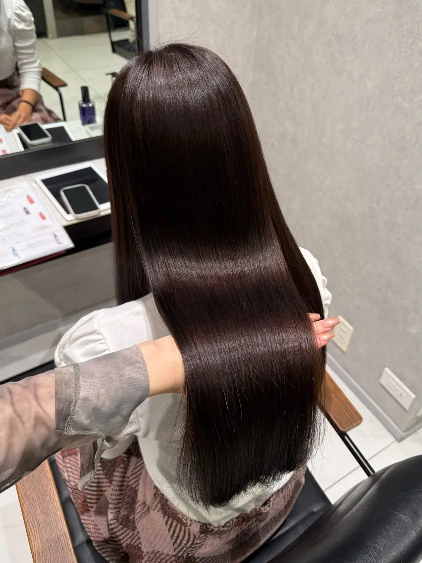 ロング カット ヘアカラー トリートメント 艶ブラウン/赤み消し /盛れる顔周りのヘアスタイル
