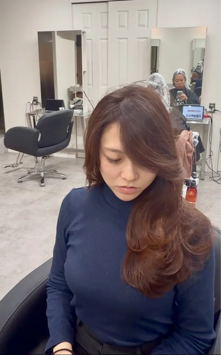 ロング カット ヘアカラー トリートメント 🫧とぅるん艶髪🫧 透明感カラー×猿渡のヘアスタイル