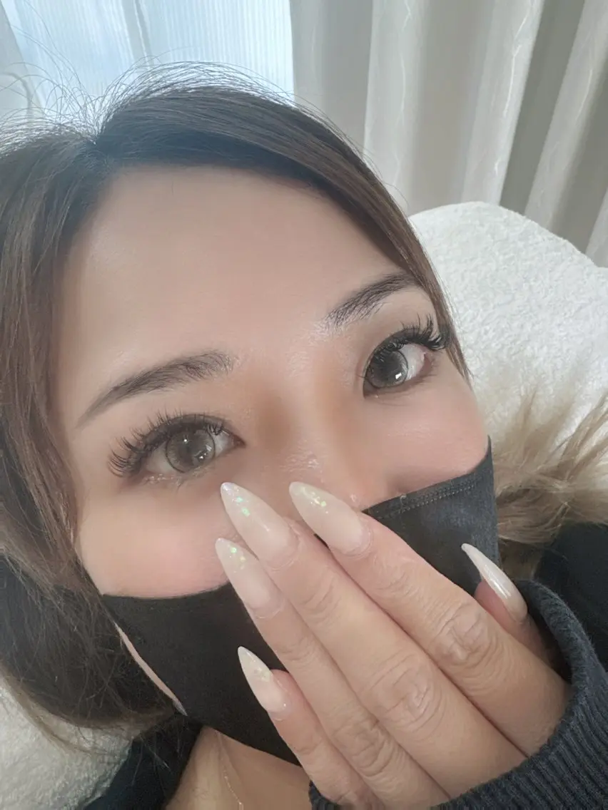 マツエク・マツパ ボリュームラッシュ 伊藤名紬 マツエク専門のマツエク・マツパデザイン