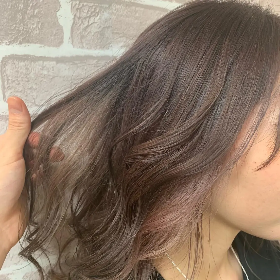 ロング ハイライト 齋藤 尋真のヘアスタイル