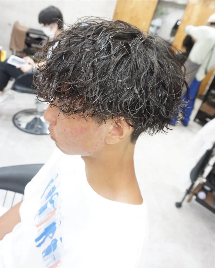 メンズ メンズパーマ プードルパーマ メンズツイストパーマ 波巻きパーマ プードルパーマ カット パーマ hair teria ryu 大塚のヘアスタイル