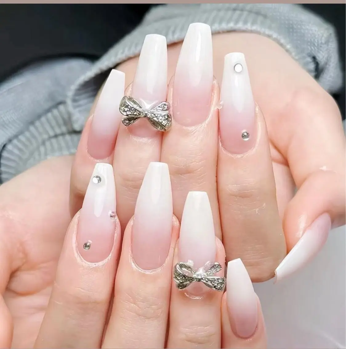 ネイル キラキラネイル ストーンネイル Michan Nailのネイルデザイン