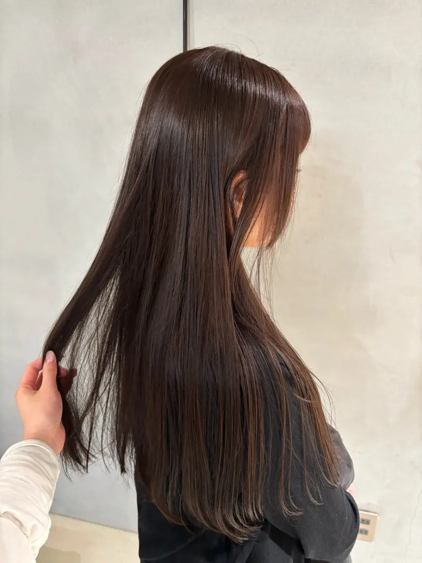 ロング チョコレートブラウン ヘアカラー KAREN _KITEのヘアスタイル