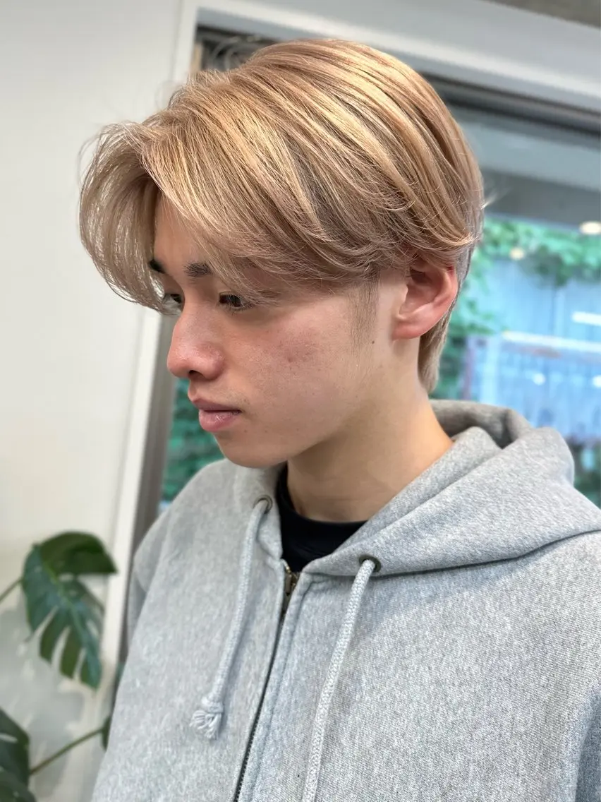 ショート メンズ センターパート カット ヘアカラー ミルクティーベージュ /三村克彦のヘアスタイル