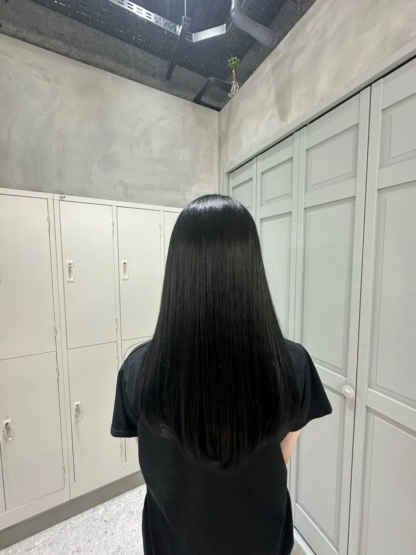 ロング カラー 黒髪 ブルーカラー ブルーブラック 髪質改善 カット ヘアカラー トリートメント 艶髪/縮毛矯正 特化 ヒトシのヘアスタイル