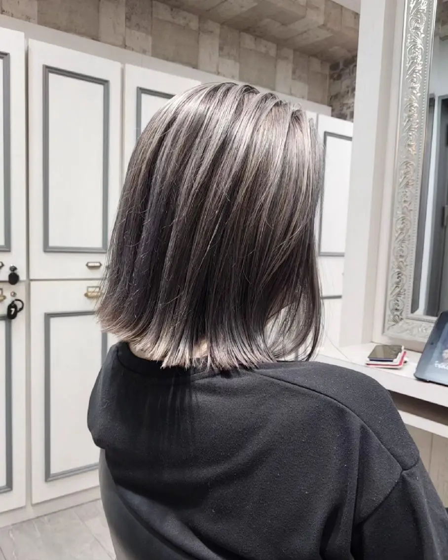 ミディアム カラー バレイヤージュ ボブ レイヤーカット ヘアカラー トリートメント ブリーチ・ハイトーン 特化🎉内山のヘアスタイル