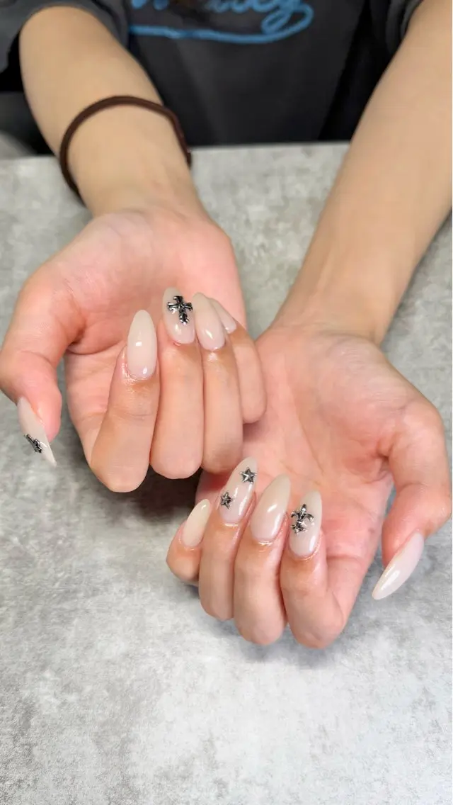 ネイル ハンドネイル ハンドケア shino🌟 痛ネイルのネイルデザイン