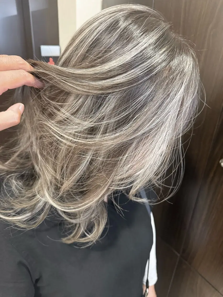 ミディアム カラー ヘアカラー トリートメント 井上 一平のヘアスタイル
