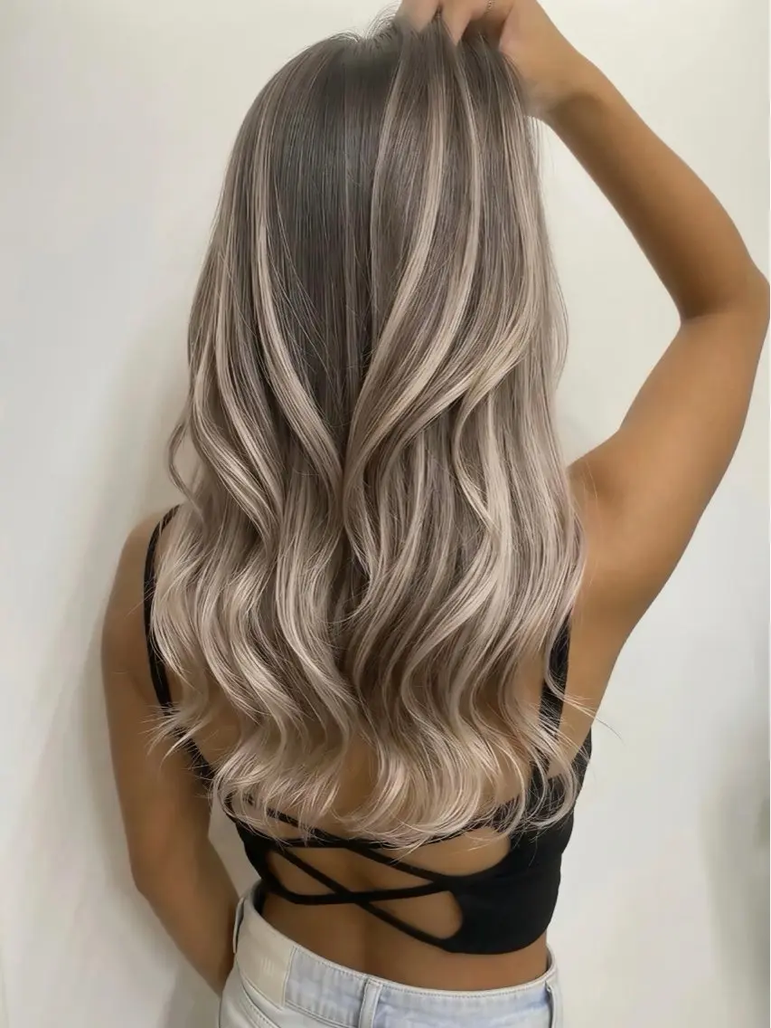 セミロング カラー バレイヤージュ ブリーチ 透明感カラー グレージュ ハイライトカラー カット ヘアカラー トリートメント バレイヤージュ 藤沢 髪質改善 竹内ケンゴのヘアスタイル