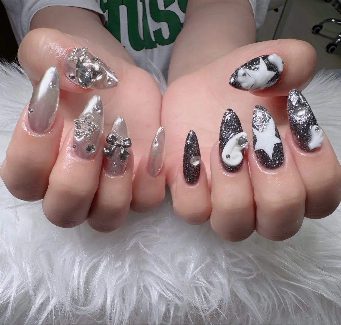 ネイル オーロラネイル フレンチネイル ジェルネイル ハロウィン キラキラネイル ハンドネイル H.baby Nail Salonのネイルデザイン