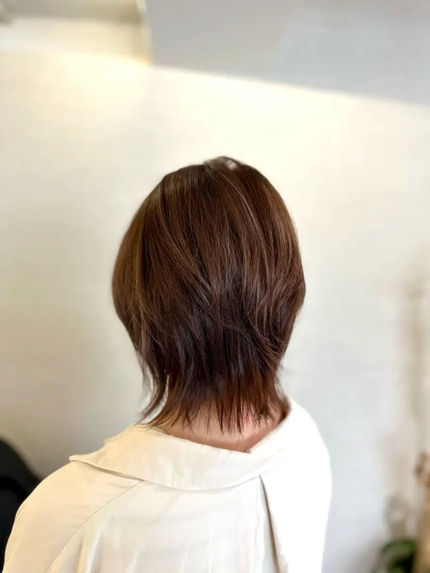 40代50代60代に大人気！白髪ぼかしハイライト顔周り＆ハチ上デザイン +前髪カット/脱白髪染め　[顔周りレイヤー]の写真