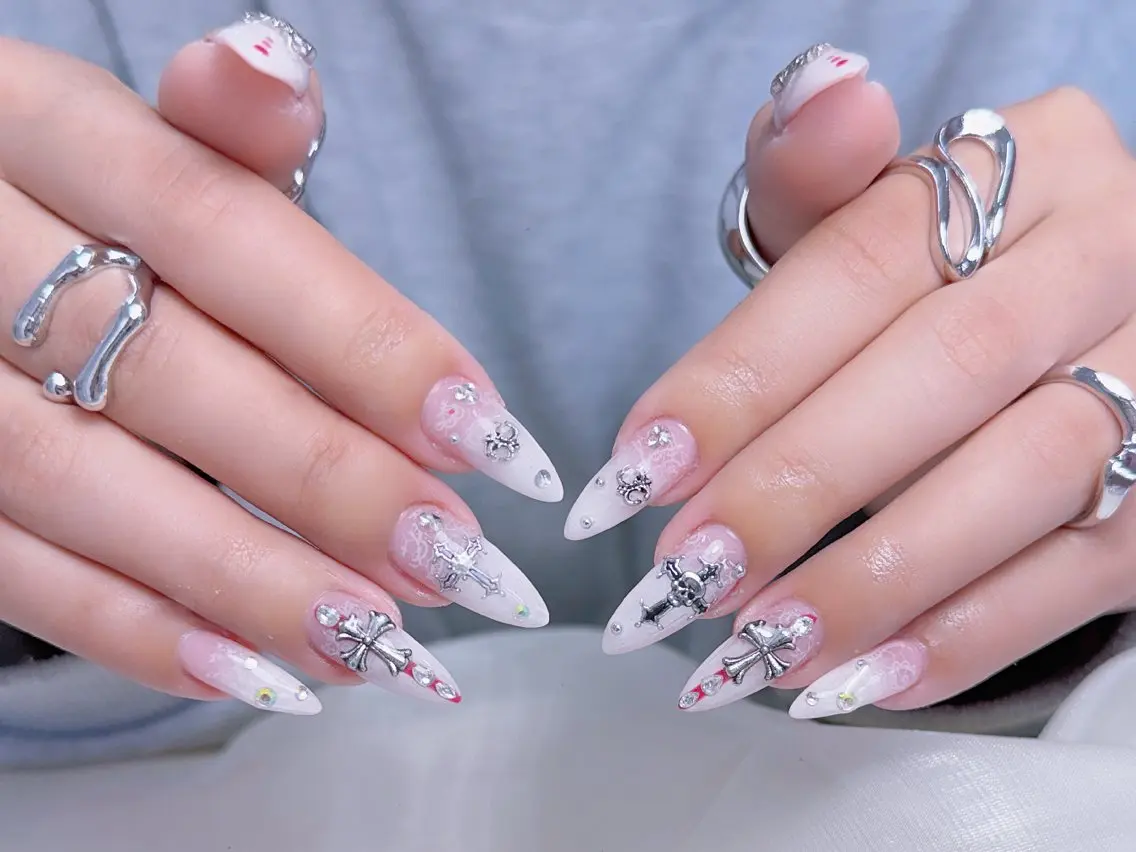 ネイル Rina Mika Nailsのネイルデザイン
