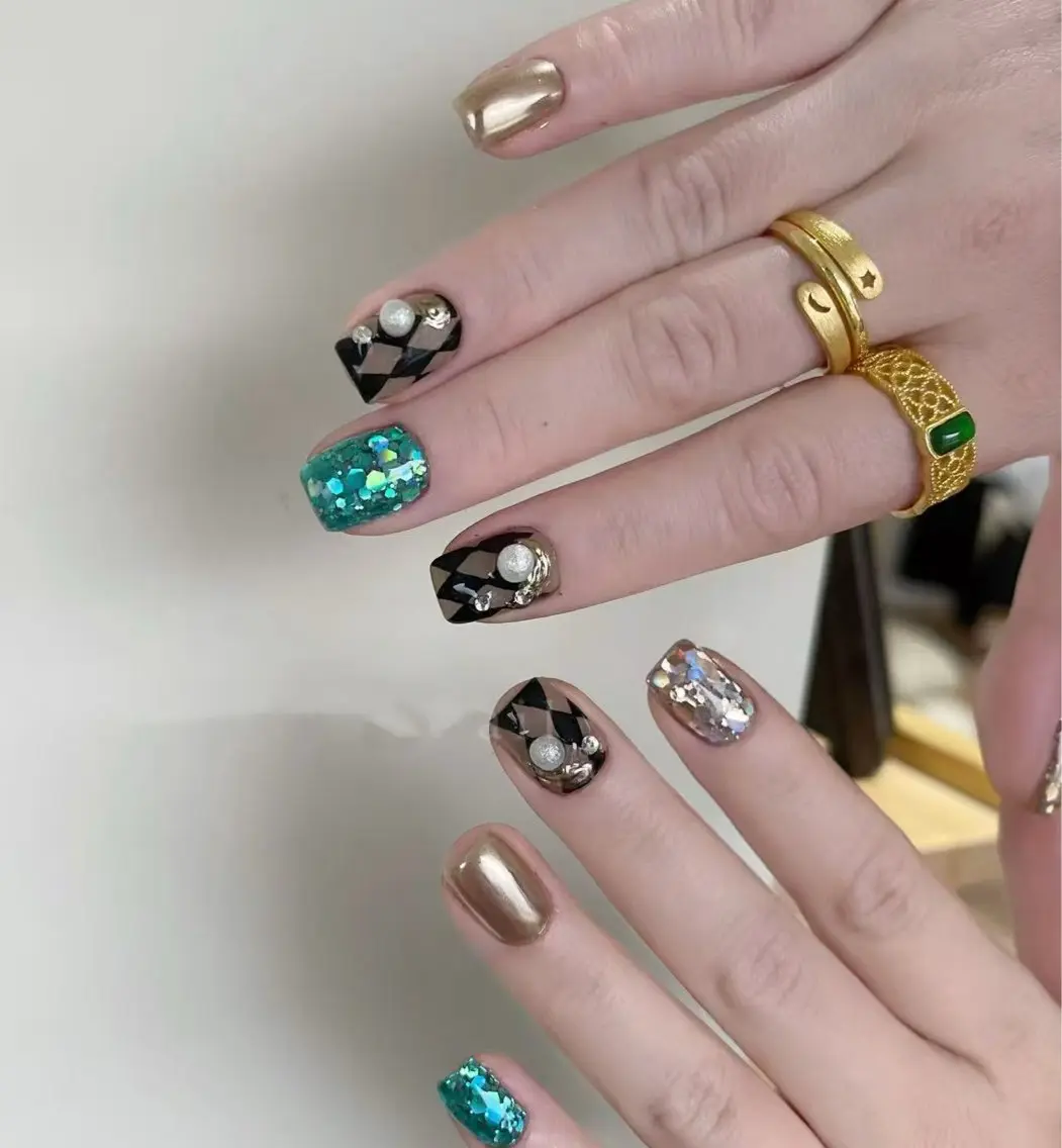 ネイル オーロラネイル フラワーネイル フットネイル フレンチネイル ジェルネイル ハンドネイル BabyYouMi nailのネイルデザイン