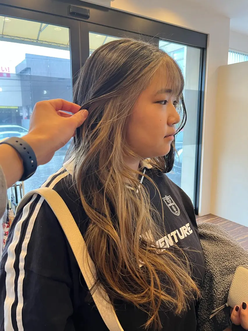 ロング カラー ベージュカラー インナーカラー 野呂 育摩のヘアスタイル