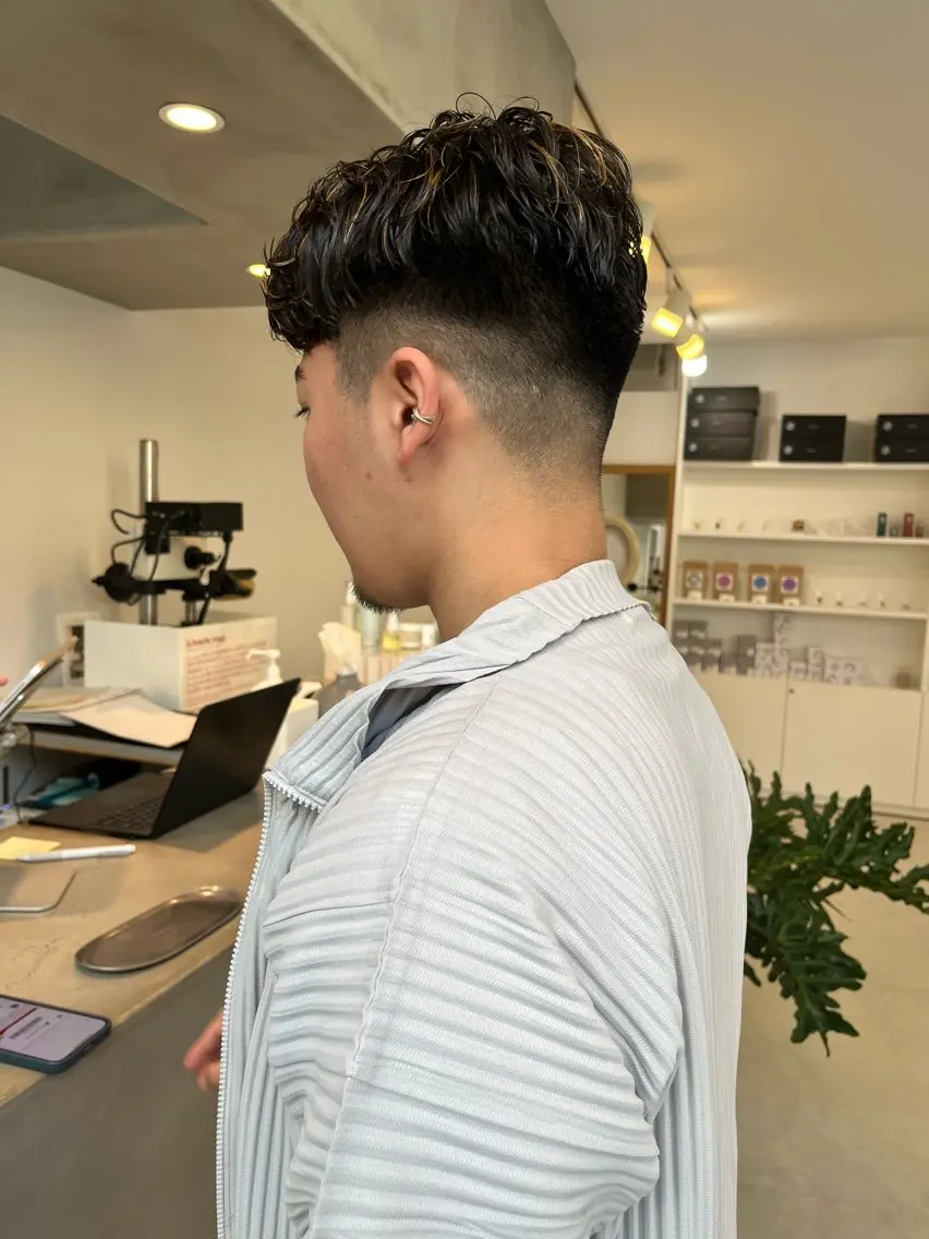 ショート メンズ フェードカット ミヤギ リュウキのヘアスタイル