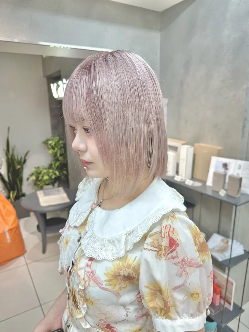 ショート カラー ヘアカラー トリートメント ハイトーンカラー が絶対可愛い✨泰聖✨のヘアスタイル
