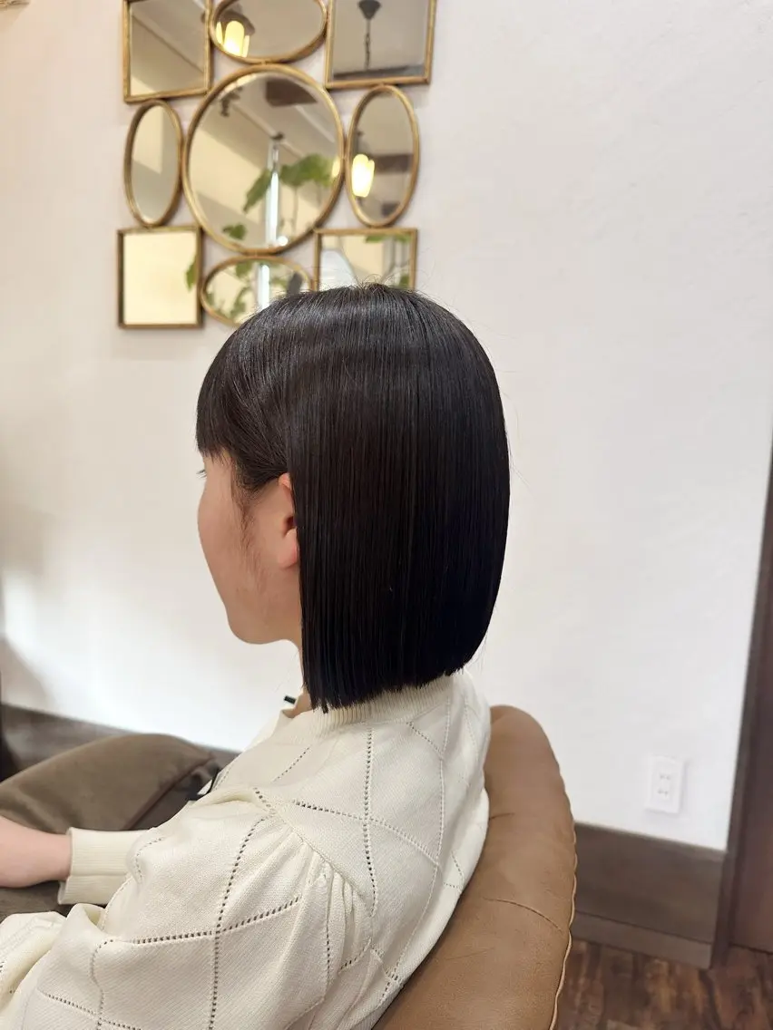 ミディアム 切りっぱなしボブ ボブ 對比地 茜のヘアスタイル