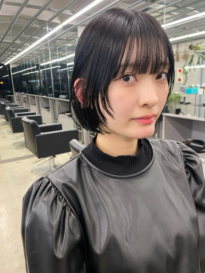 ショート カラー 黒髪 カット ヘアカラー トリートメント 似合わせカット レイヤー/ボブのヘアスタイル