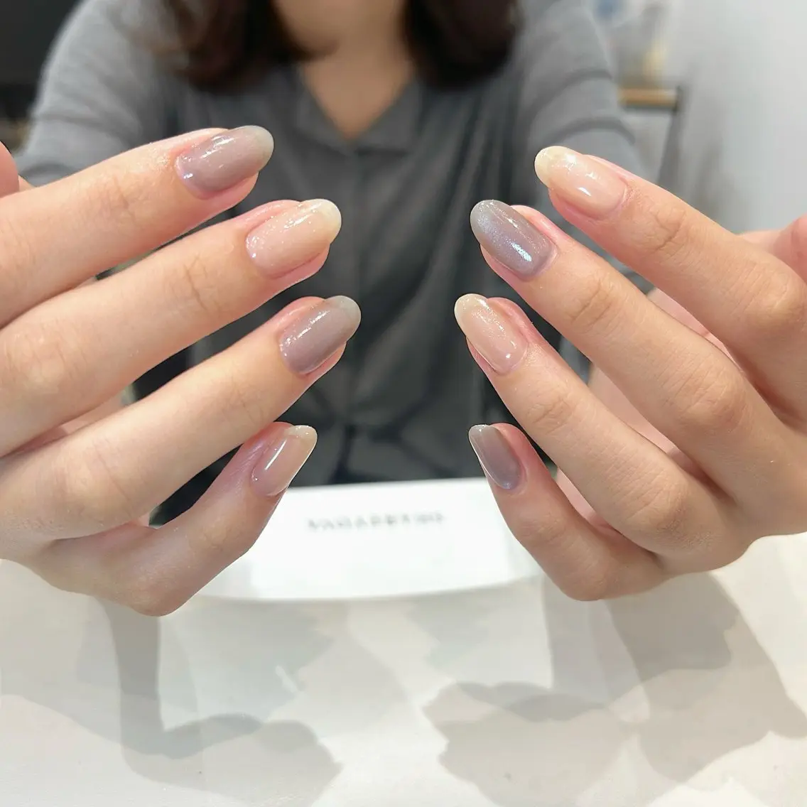 ネイル マグネットネイル ハート埋め込みネイル 💗💛miyakeのネイルデザイン