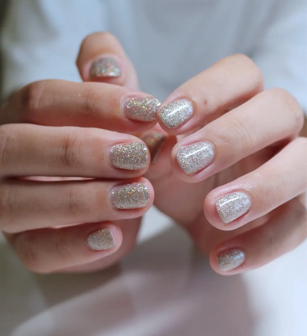 ネイル オーロラネイル ガーリー キラキラネイル 韓国ネイル ラメ(グリッター) ハンドネイル Baku Nailsのネイルデザイン