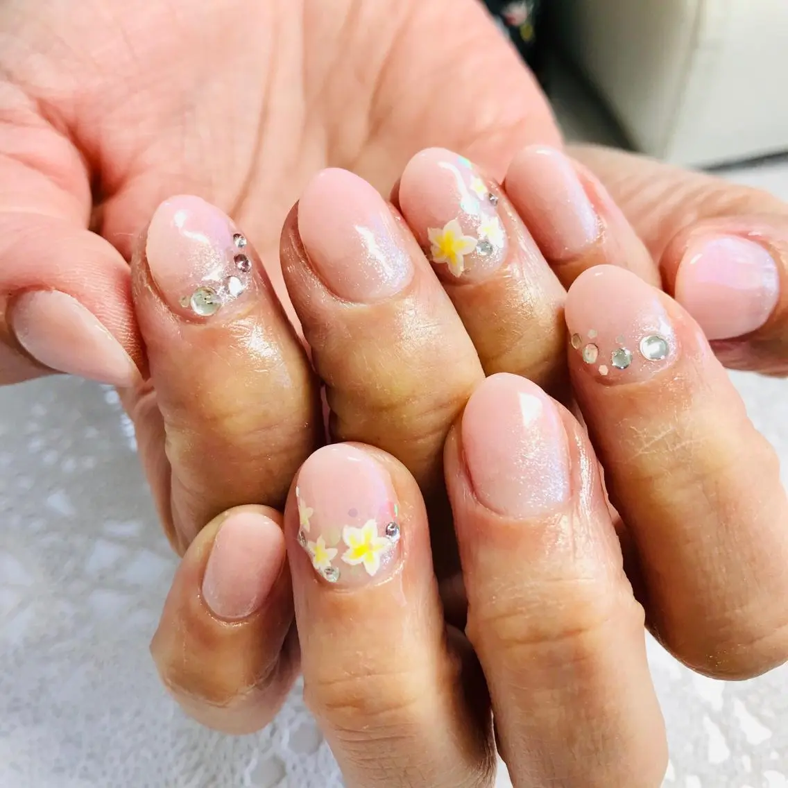ネイル ハンドネイル フットネイル 菊地 里沙のネイルデザイン