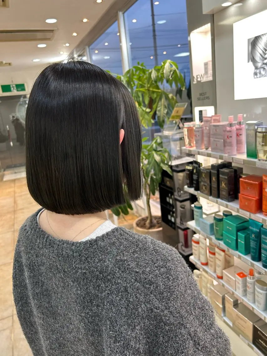 ミディアム 小澤 志穂のヘアスタイル