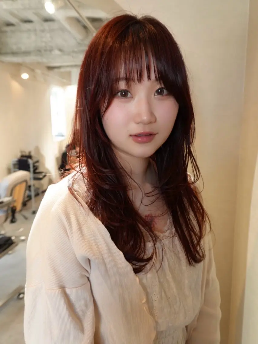 ロング レッドブラウン レイヤーカット カット ヘアカラー トリートメント kunimi harukaのヘアスタイル