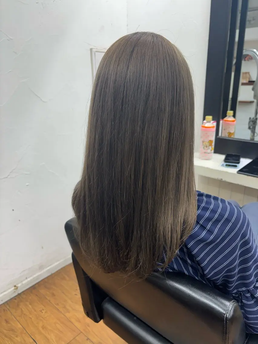 ロング カラー ブリーチ ヘアカラー 香野 優子のヘアスタイル