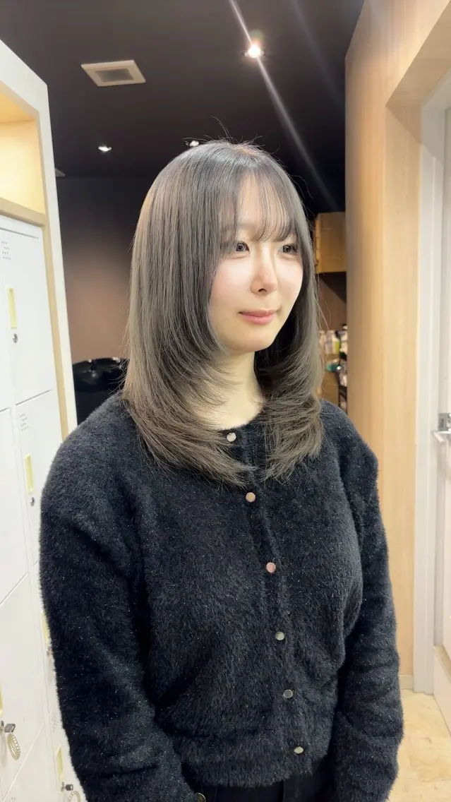 セミロング カラー イルミナカラー レイヤーカット カット ヘアカラー 🪽髪質改善縮毛矯正 🤍MIU🤍のヘアスタイル