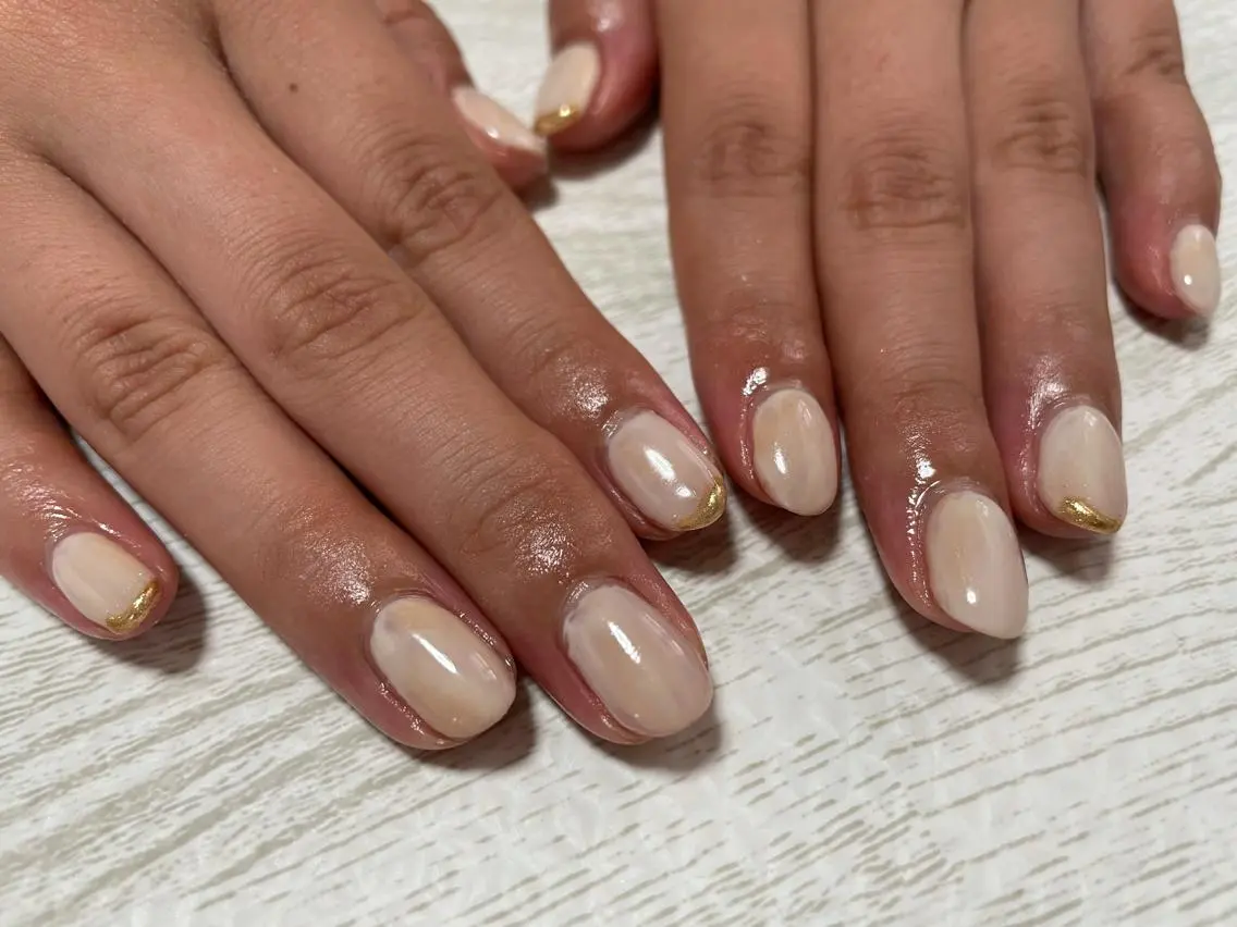 ネイル ミラーネイル ニュアンスネイル ハンドネイル Ulu  Nail 🌱MOMOKAのネイルデザイン
